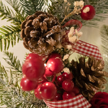 Load image into Gallery viewer, Heartfelt Holiday - Wreath
